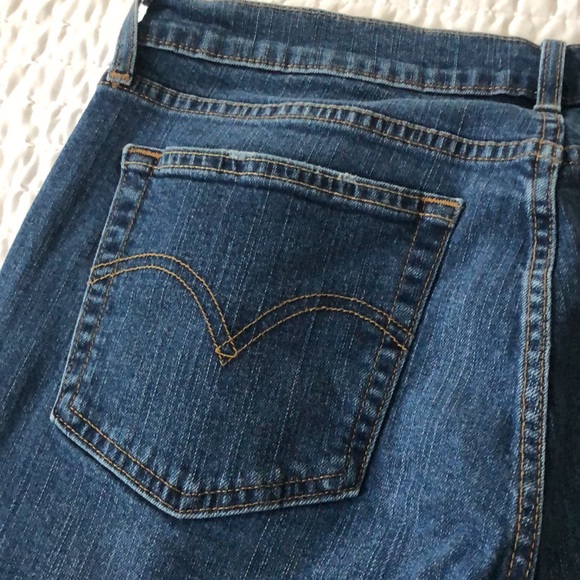 Levi’s Boyfriend Jeans - Picture 7 of 8